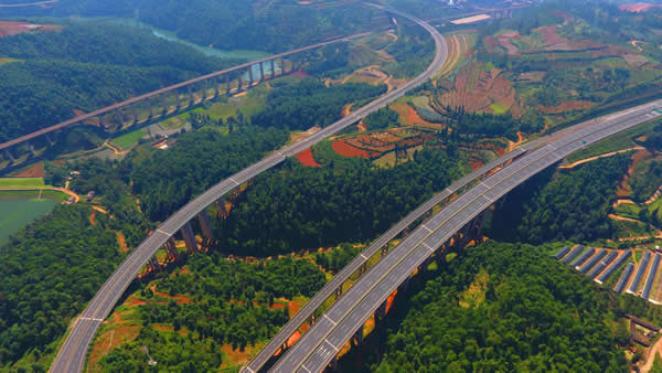 四川柏克UPS电源为云南晋红高速公路保驾护航
